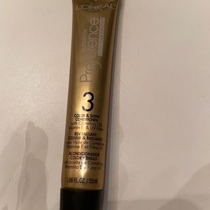 L’Oréal Paris color saving conditioner